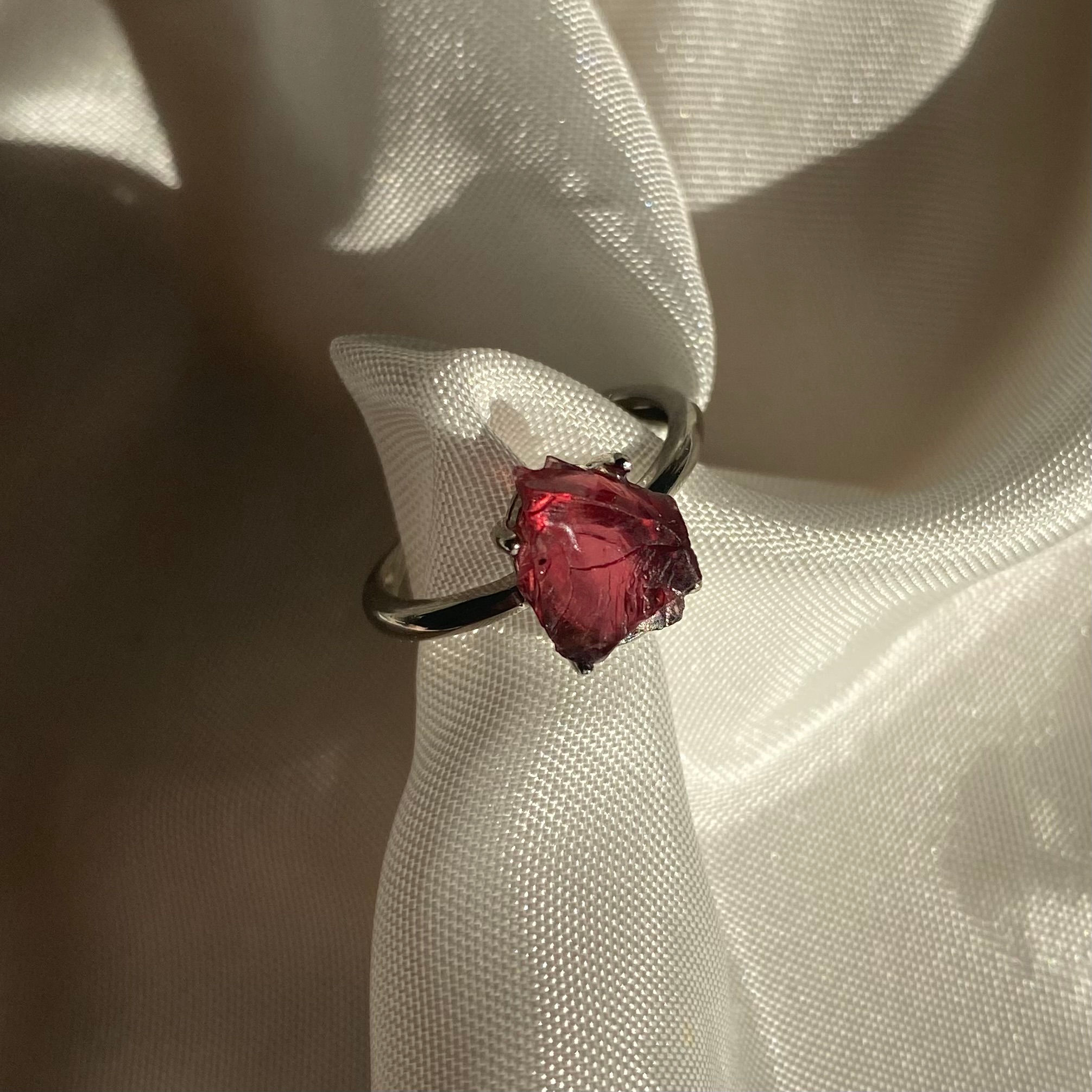 925 sterling silver garnet ring e