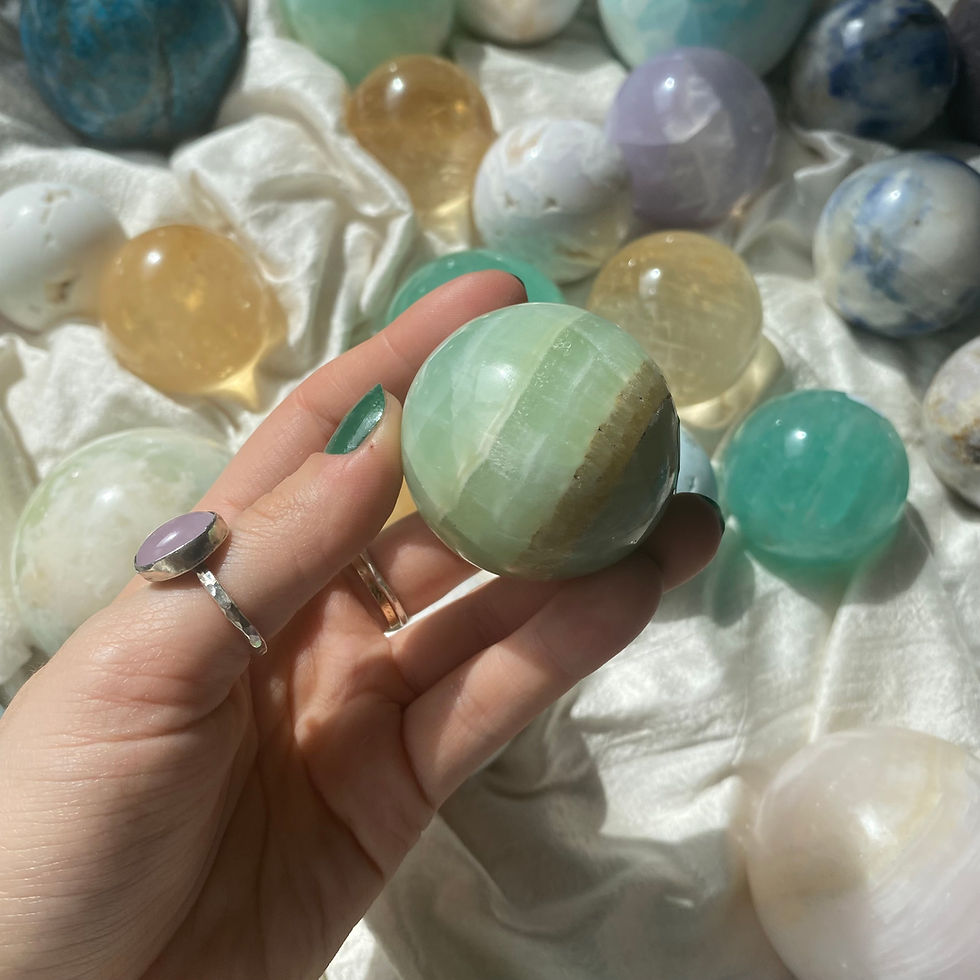 Thumbnail: Pistacho calcite sphere