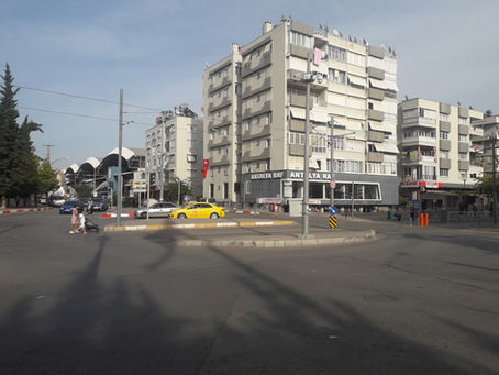 Kaç kat yapabileceğinizi değil, gabarinin nasıl hesaplandığını bilmek; arsanın gerçek potansiyelini görmenizi sağlar.