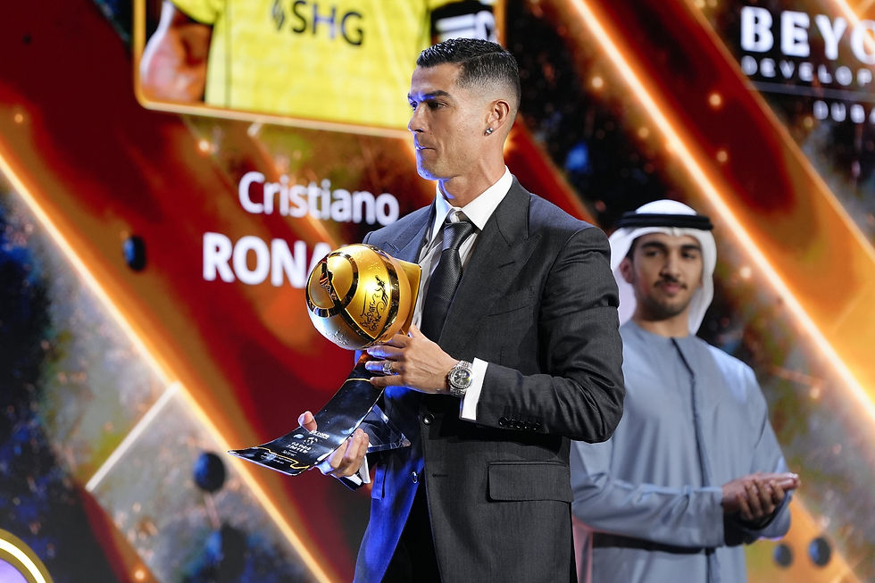 Cristiano Ronaldo receiving his award at the 16th Globe Soccer Awards.