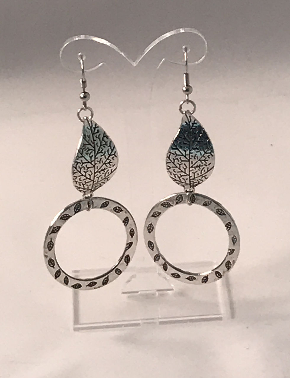 Thumbnail: Circle of Leaves Earrings 