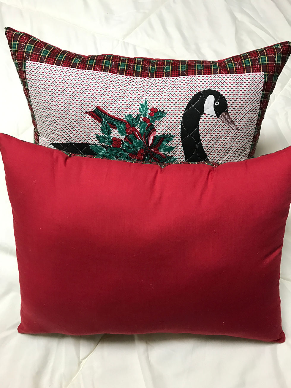 Thumbnail: Holiday Goose Quilted Throw Pillow Set