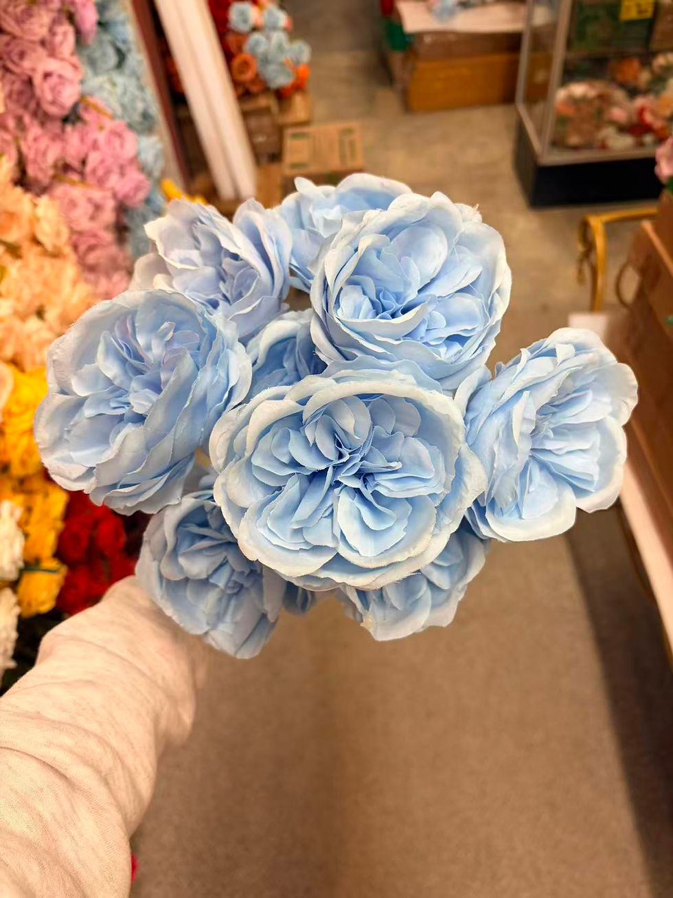 Thumbnail: 9 Heads  big  garland roses