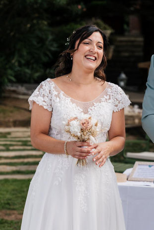 Maquillage de mariée à Bastia avec regard intense et élégant
