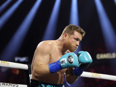 Canelo se devalúa y sale del Top 10 de los atletas mejor pagados del 2024 |