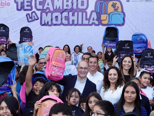Alcalde Galindo arranca entrega de 30 mil mochilas y paquetes de útiles escolares |
