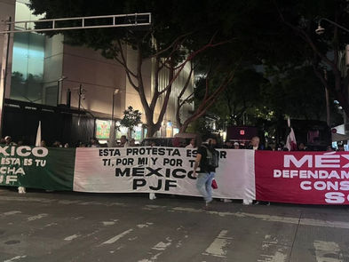 Trabajadores del PJF bloquean acceso al Senado en protesta contra la Reforma Judicial |