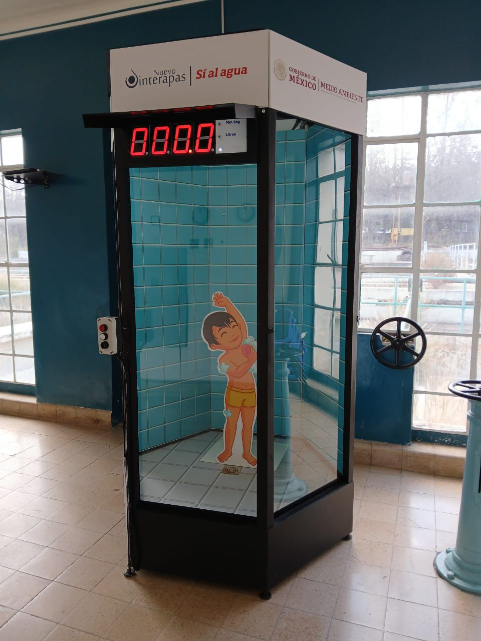 Se realizan visitas guiadas que cuentan con actividades interactivas y el módulo de simulación de ducha.