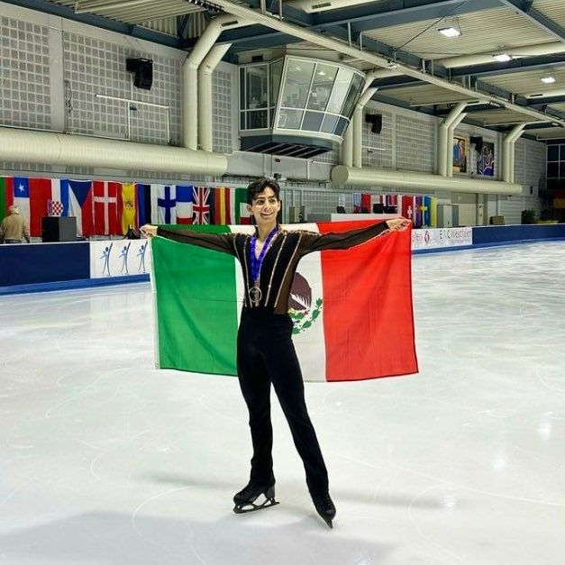 Carrillo busca clasificar a los Juegos Olímpicos de Invierno 2026. Foto Twitter @ COM_México