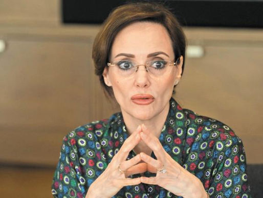 Ciudadanos recogen más de 293 mil firmas contra Lilly Téllez |