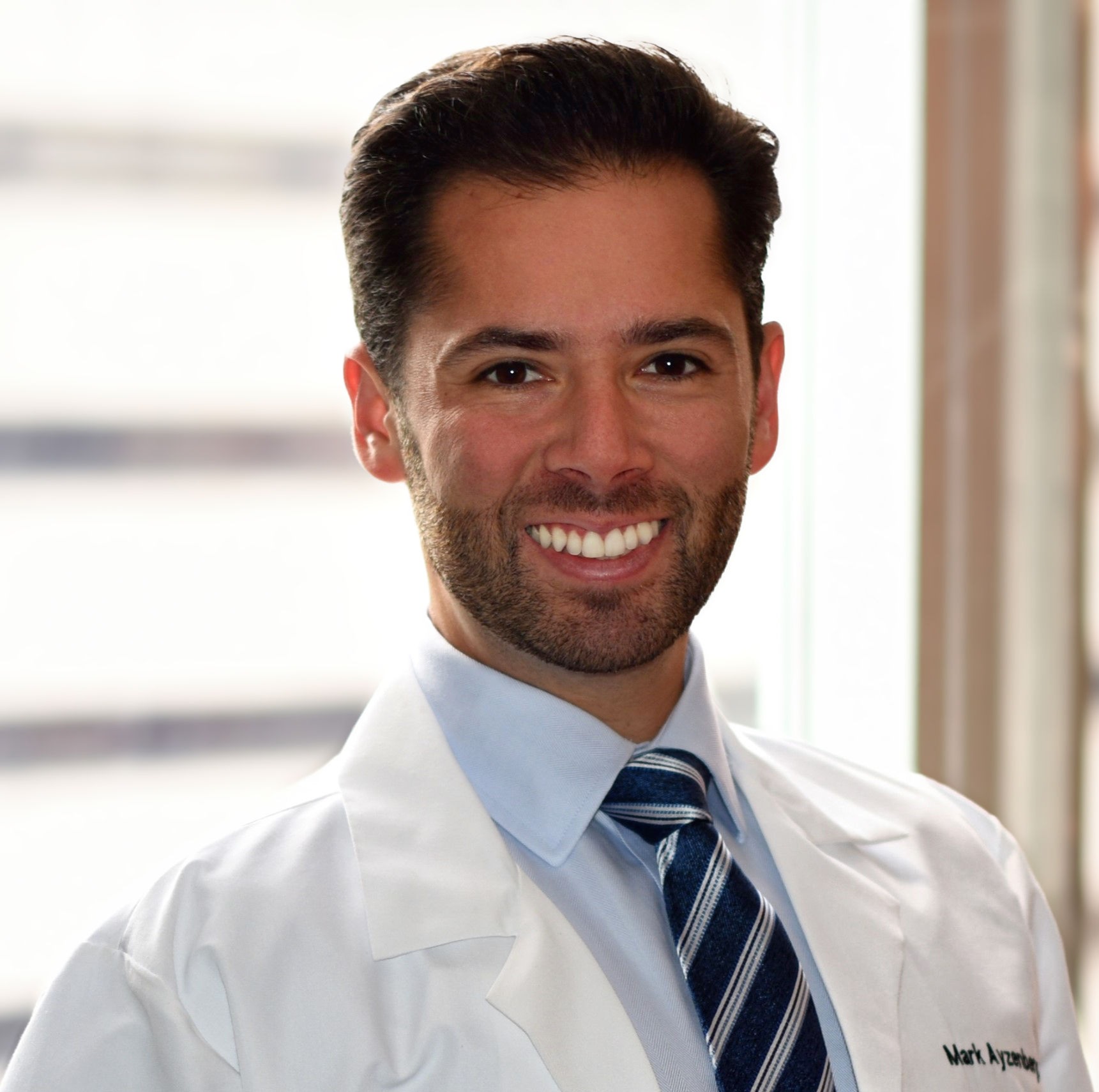 Writer: Mark Ayzenberg, MD, FAAOS