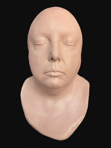 Half head and chest life-cast