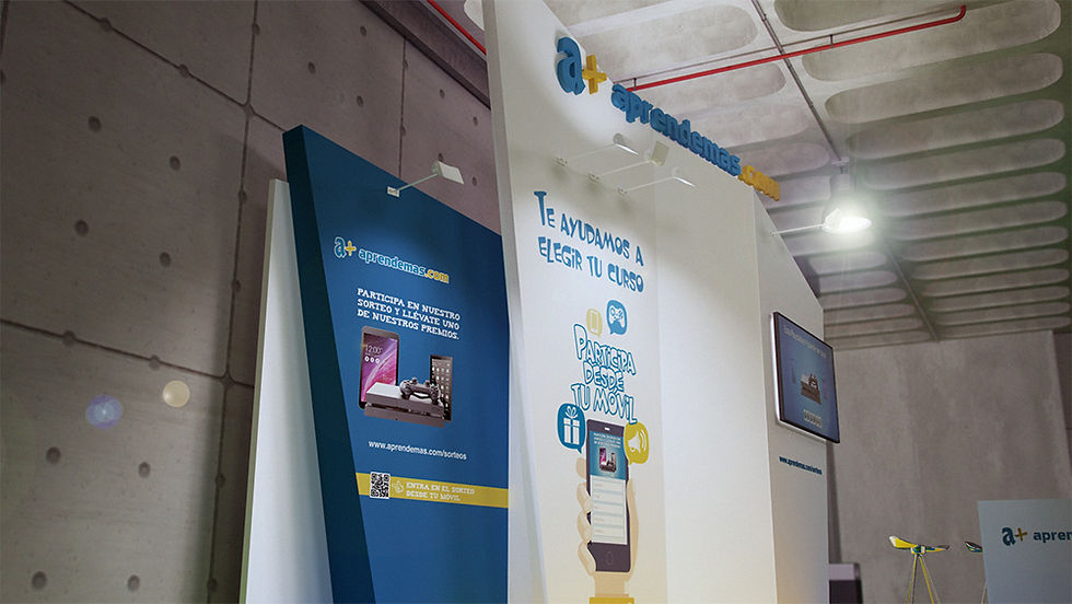 Stands de diseño en aula 2015