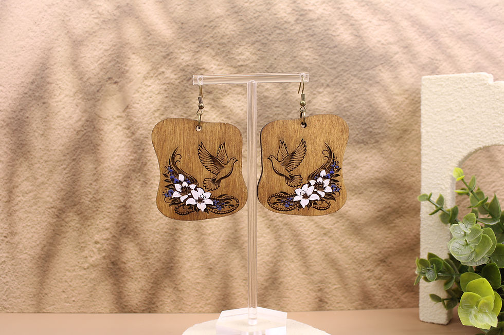 Wooden GTC516 earrings with engraved bird and flowers