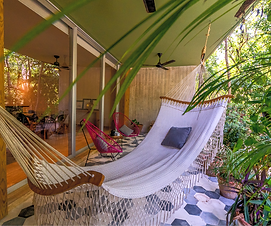 La Plataforma Properties