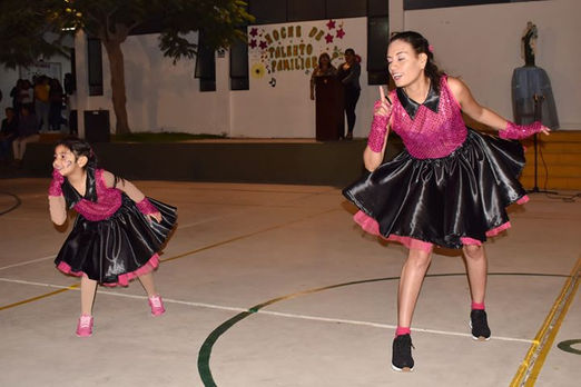 Noche de talentos en familia