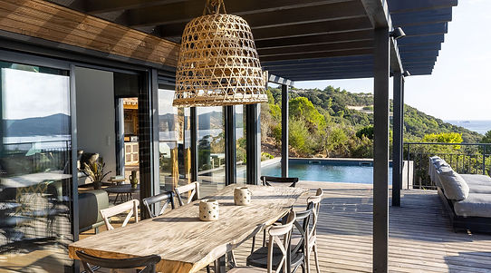 terrasse-villa-luxe-piscine-vue-mer-bonifacio.jpg