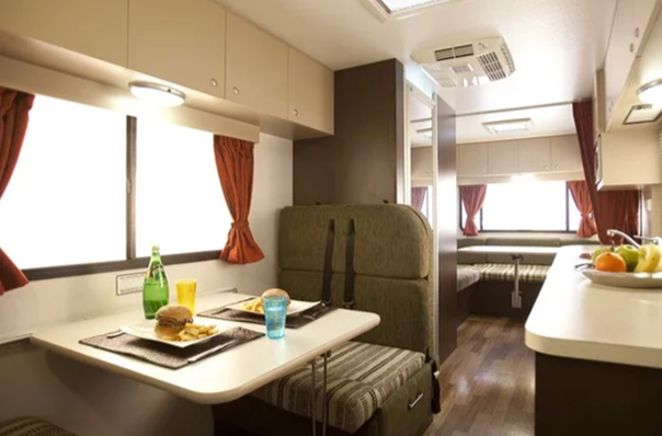 Van 6 couchages intérieur