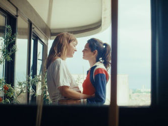 Frame de Love Letters, la película de Alice Douard