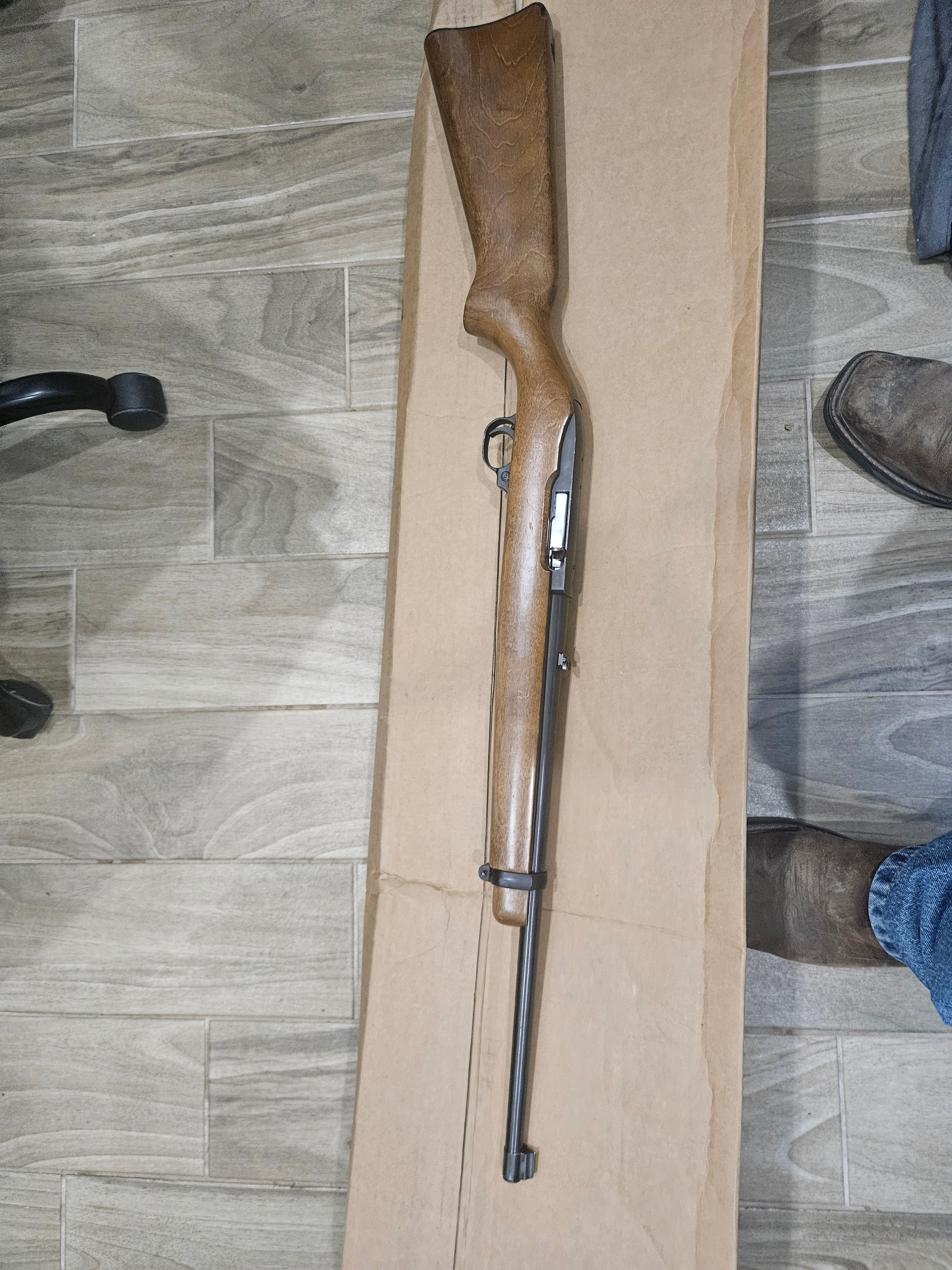 RUGER 10/22 CARBINE WITH 10RD CLIP (USED)