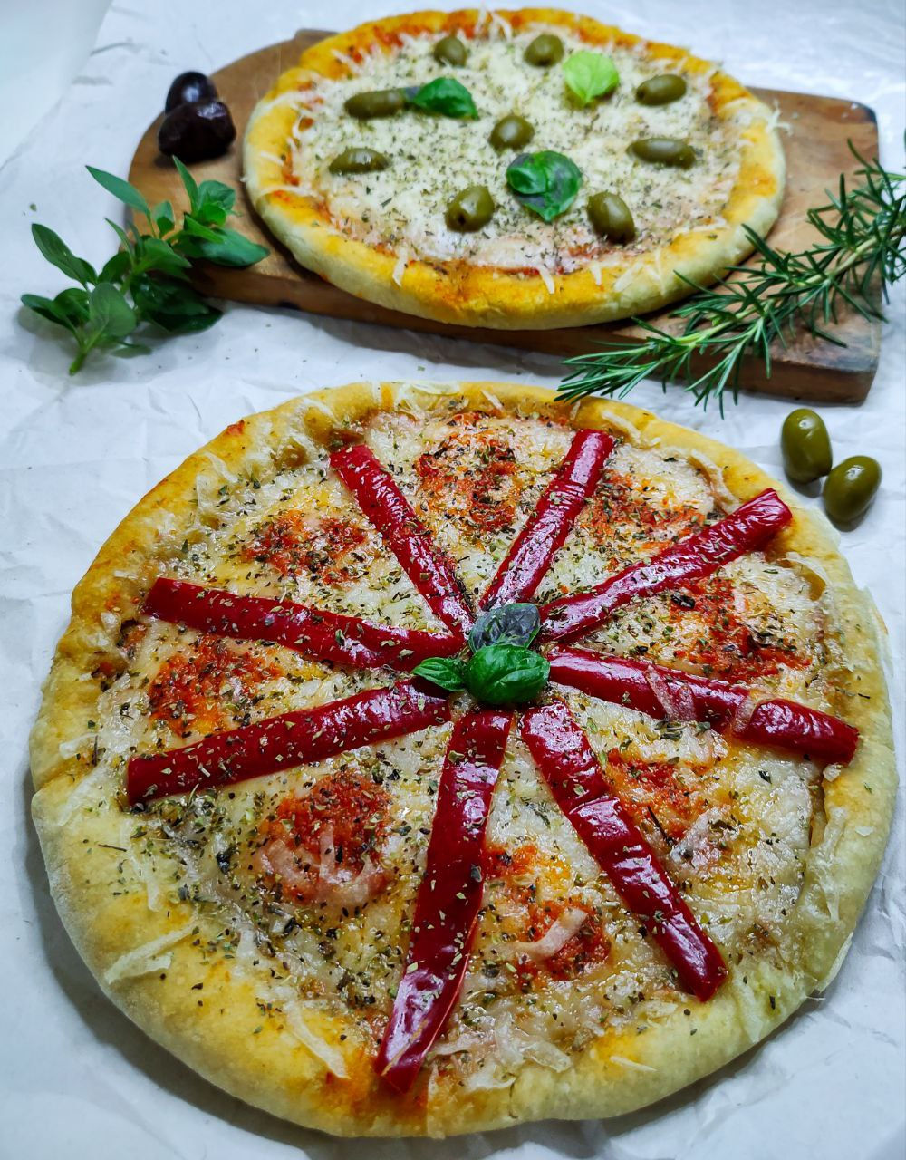 Pizza con borde relleno