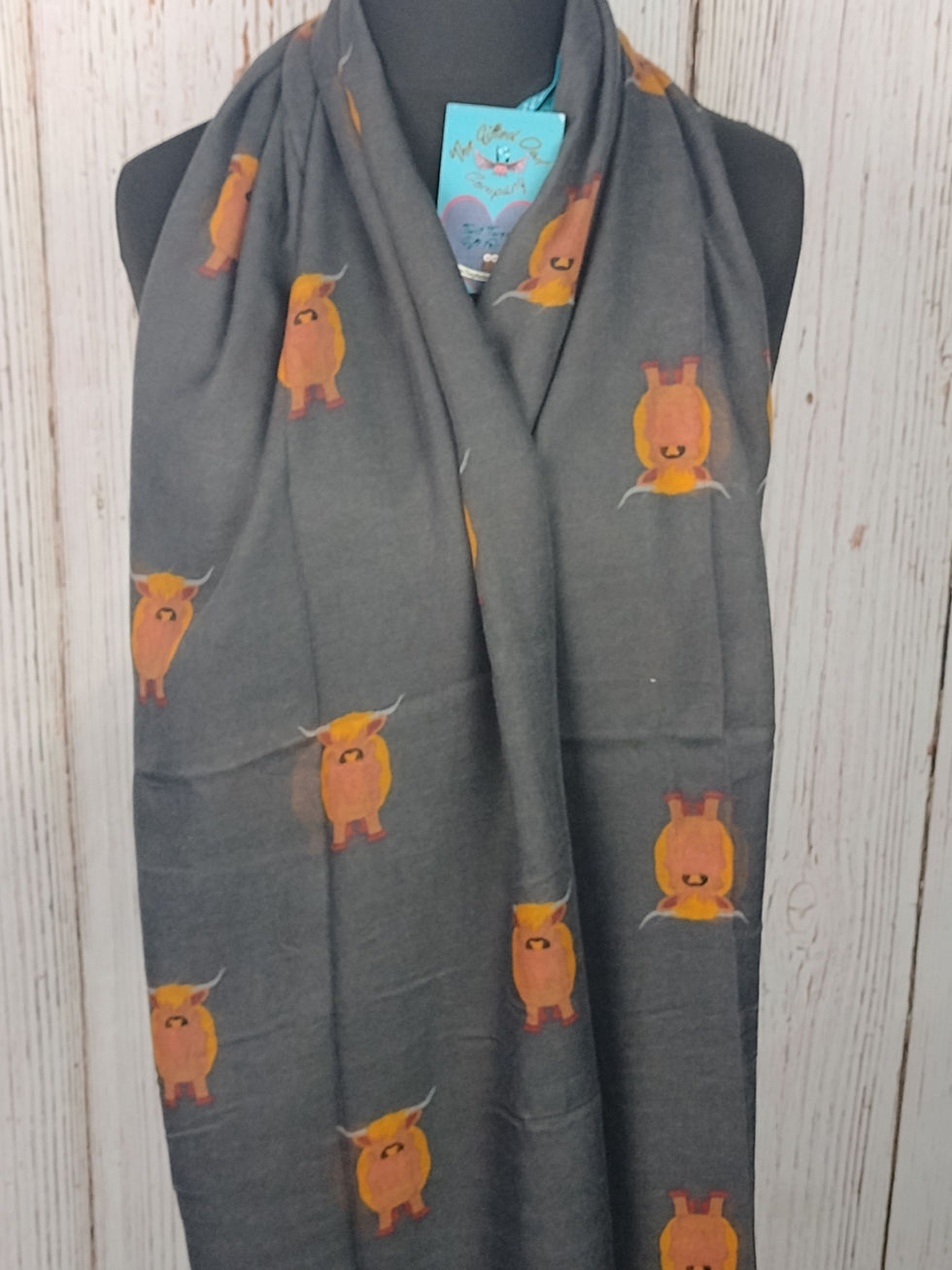 Thumbnail: WOMEN'S SCOTTISH HIGHLAND CATTLE SCARF - GREY GIFT WRAP /BOX