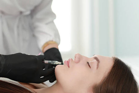 Why Choosing a Lip Specialist in Phoenix Matters More Than You Think
