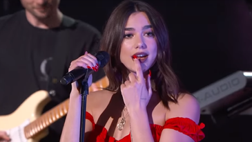 Assista a performance incrível de Dua Lipa