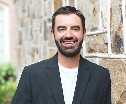 taylor headshot .jpg