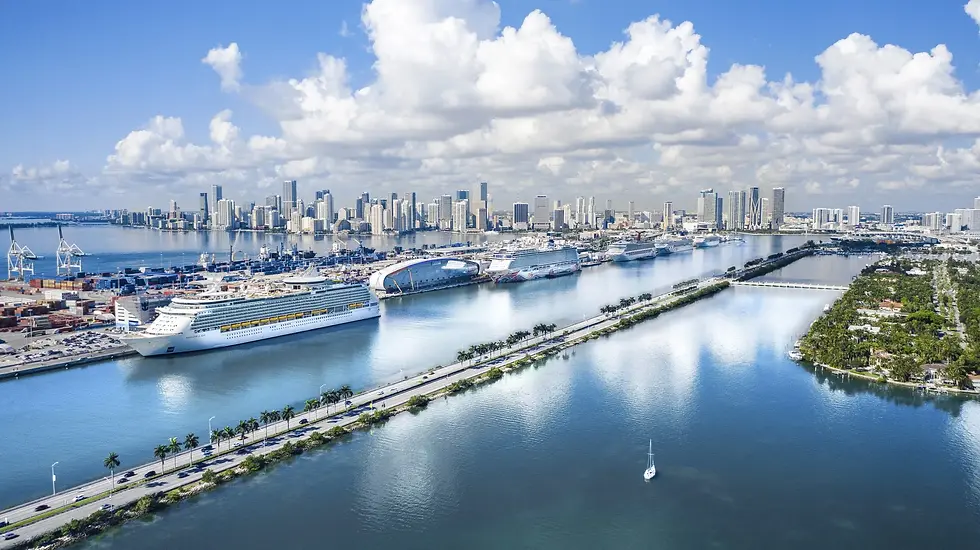Vista aérea de cruceros en PortMiami, escala C.webp