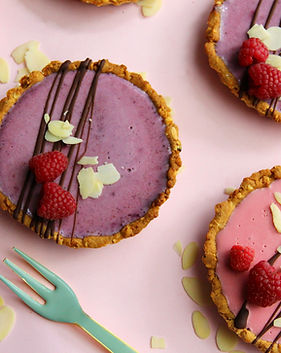 Ontbijttaartje met fruitpoeder