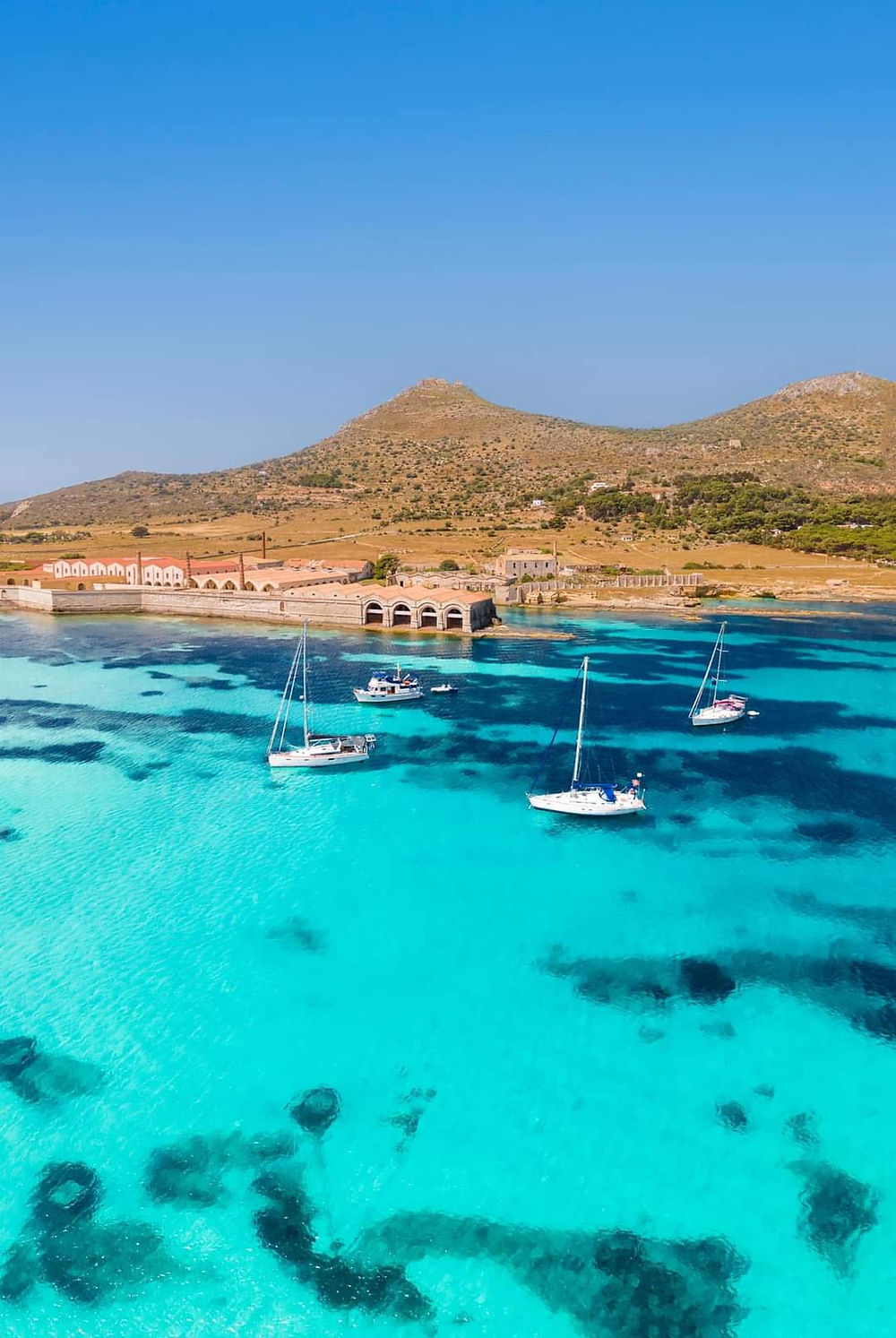 Ultime luci del sole sul mare di Favignana