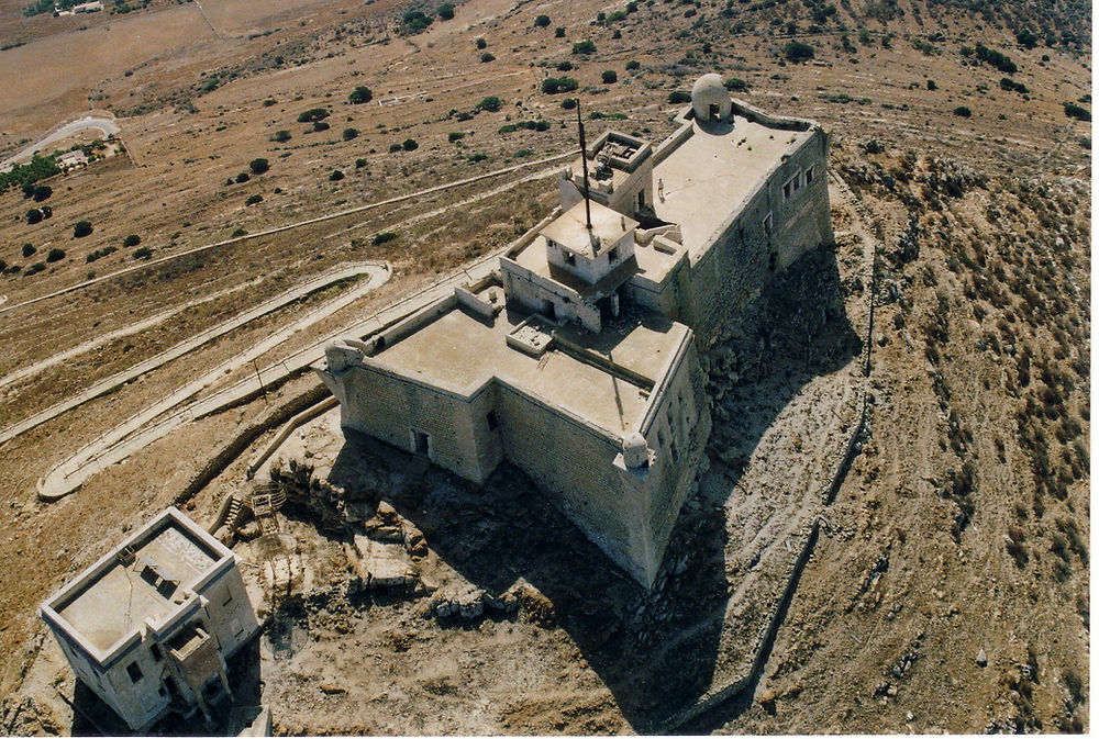 Forte di Santa Caterina a Favignana immerso nella natura