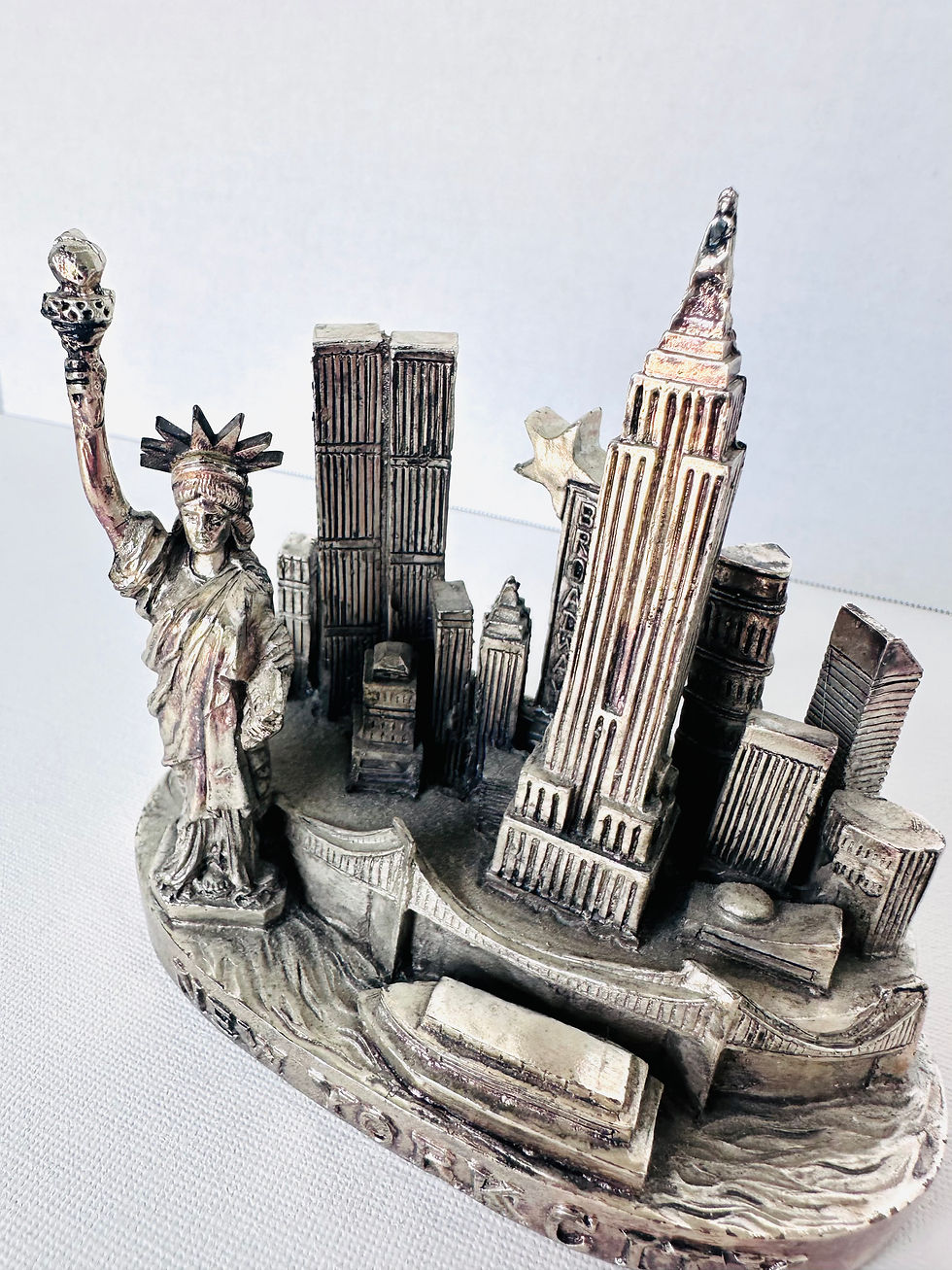 Thumbnail: 1995 KINGS New York City Skyline Figurine