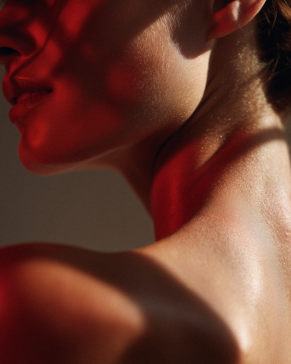 Red light therapy at Eterna Longevity Club.
