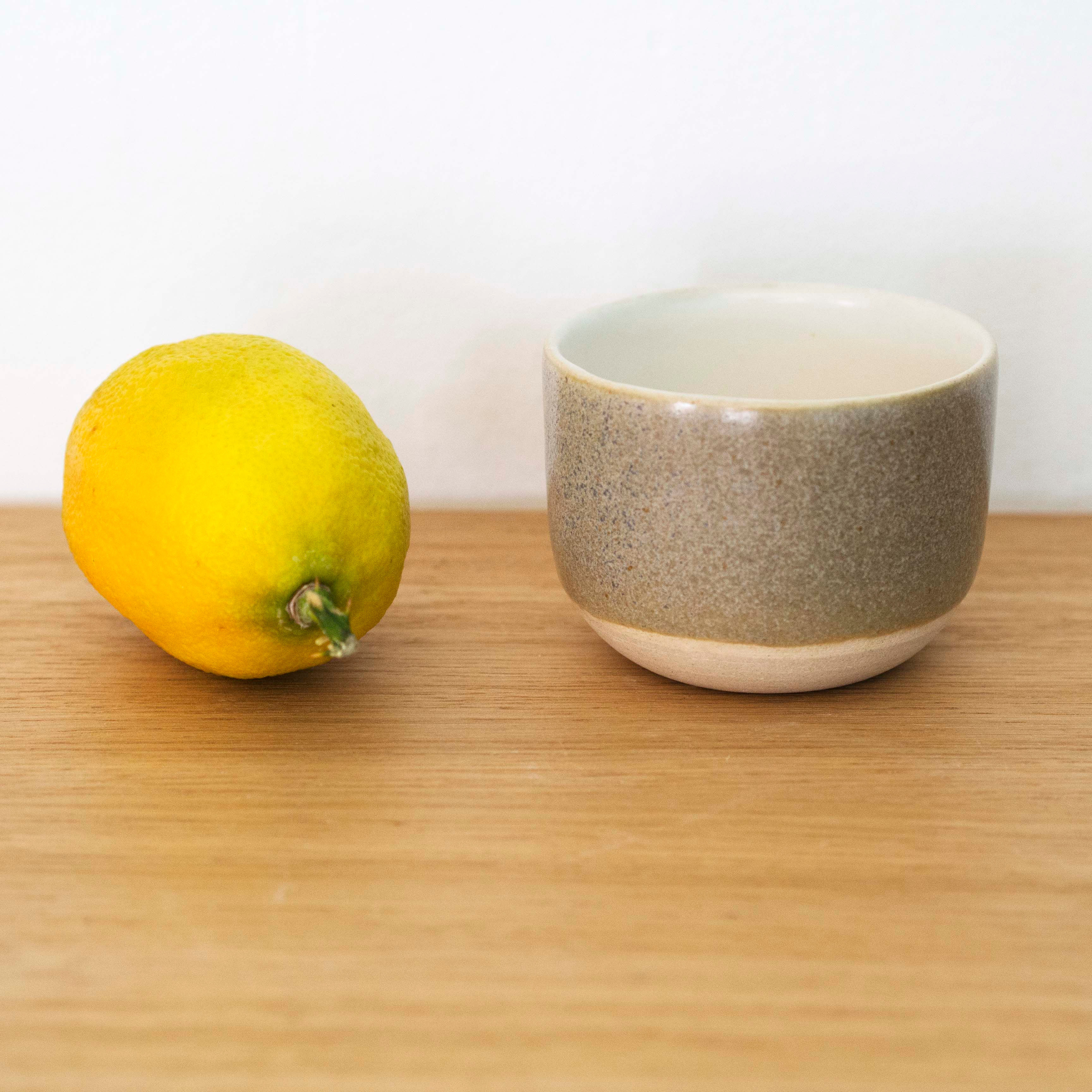 Tasse à café céramique avec citron