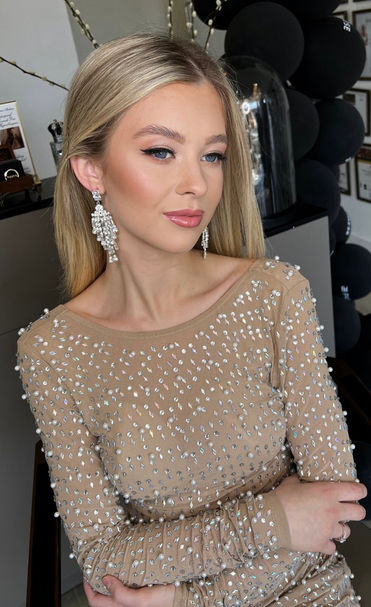 Wedding makeup lady