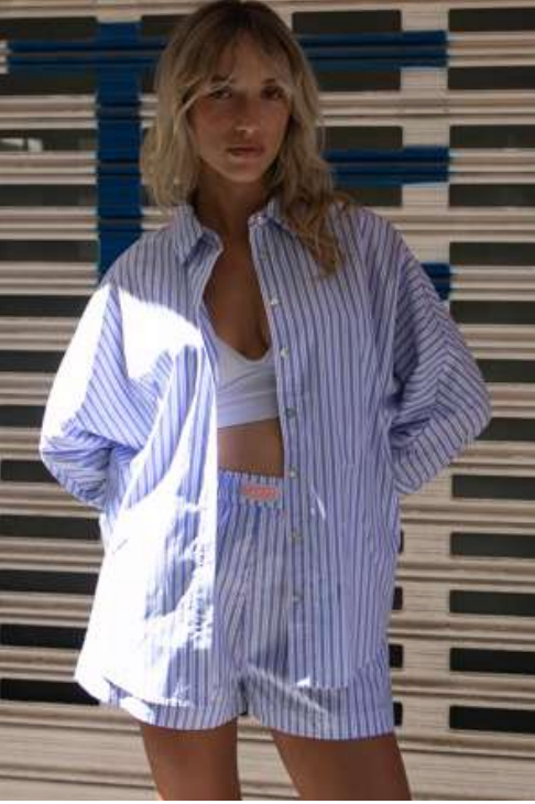 Short femme Siora rayures bleu blanc popeline coton – look coordonné avec chemise oversize rayée bleue