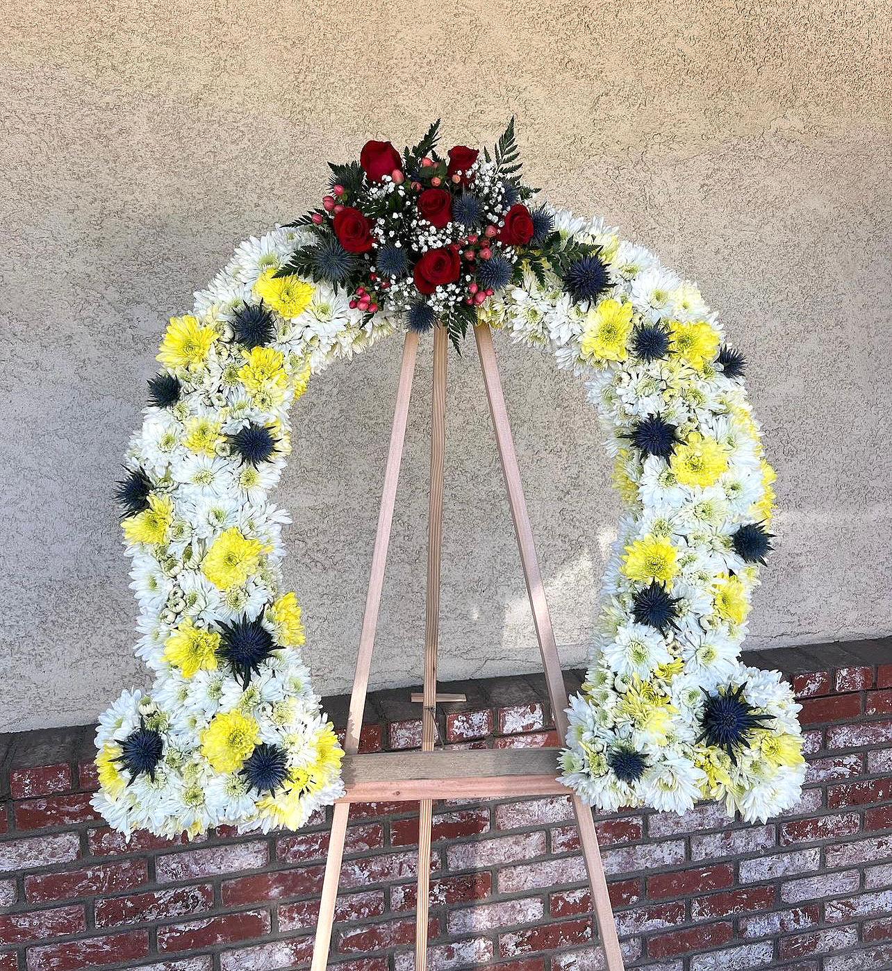 562 - Multi Colored Horseshoe