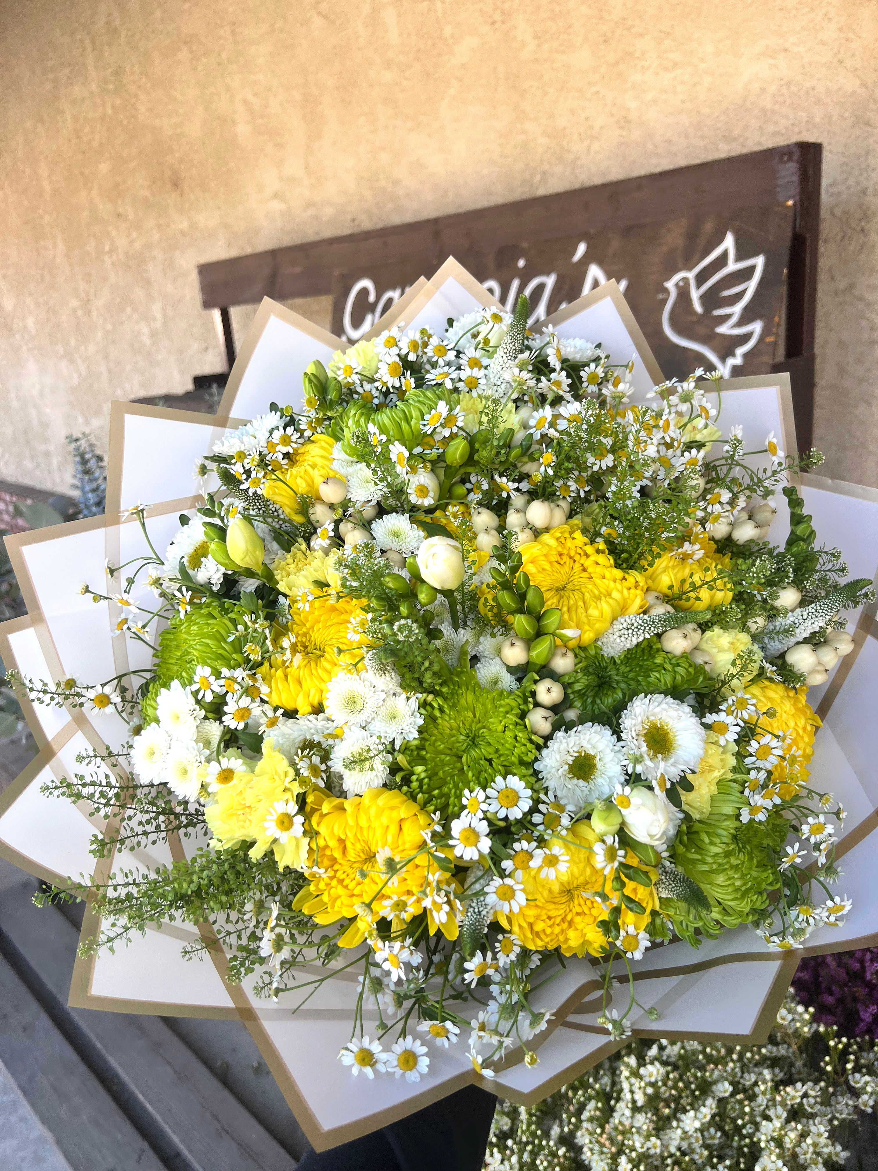 #615 - Yellow & Green Mix Bouquet