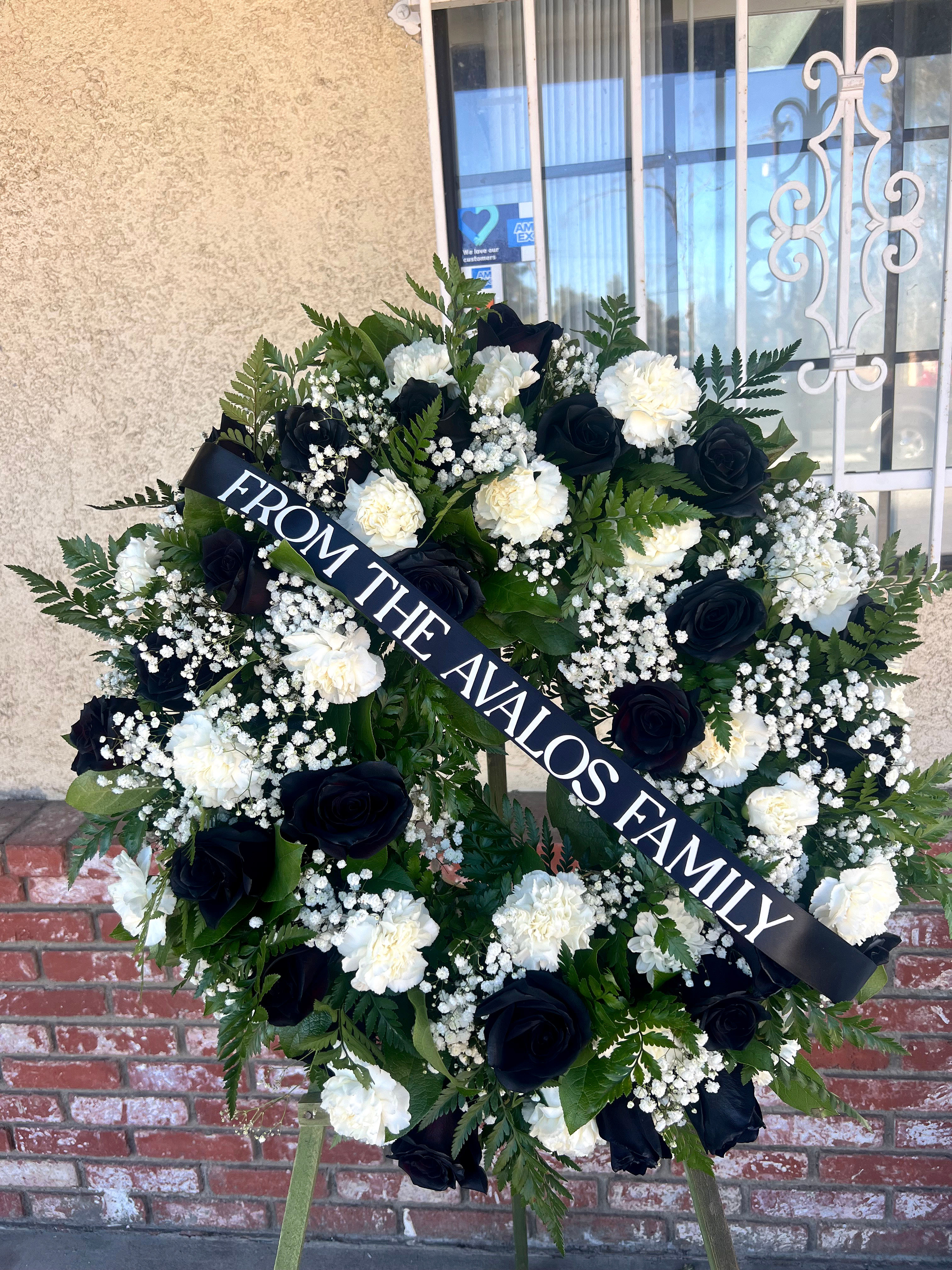 #142 Black & White Wreath
