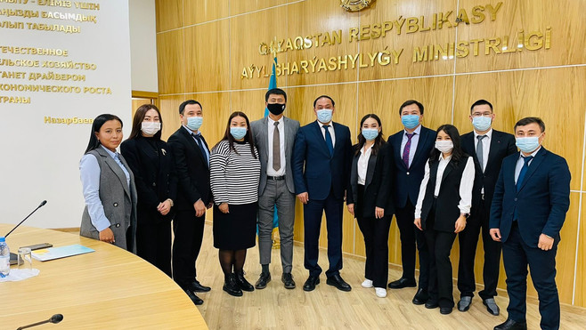 Министр сельского хозяйства провел встречу с молодыми учеными из КазНАИУ