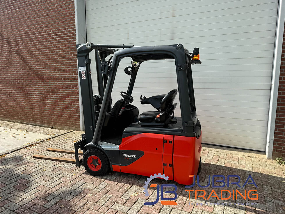 Thumbnail: Linde E16-02 elektrische heftruck zijaanzicht links
