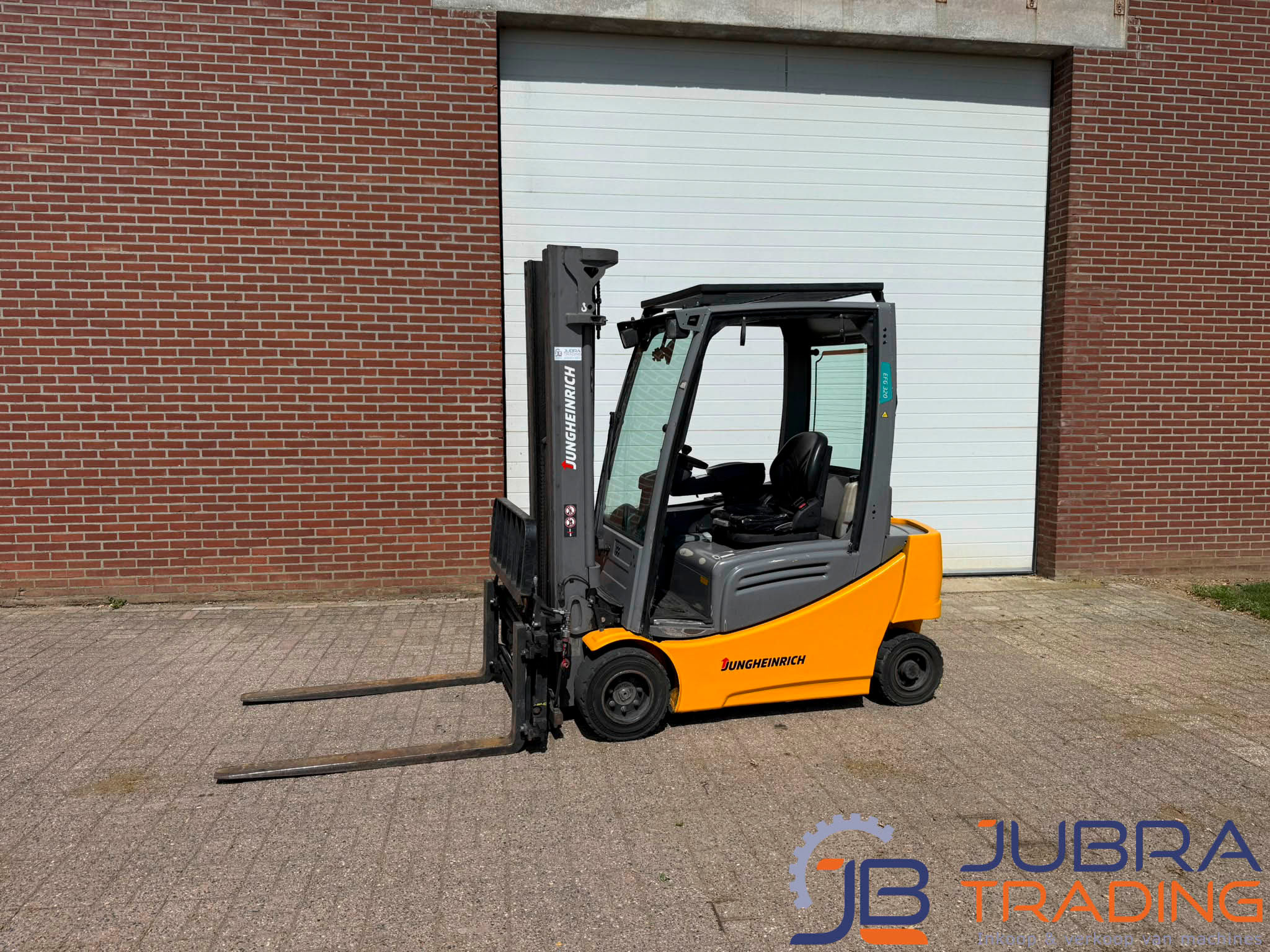 jungheinrich-efg320-elektrische-heftruck-2019-8026u-zijaanzicht-jubra-trading.jpg