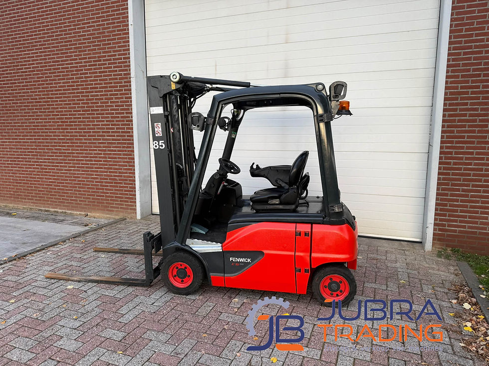 Thumbnail: Linde E16P-02 elektrische heftruck zijaanzicht achter