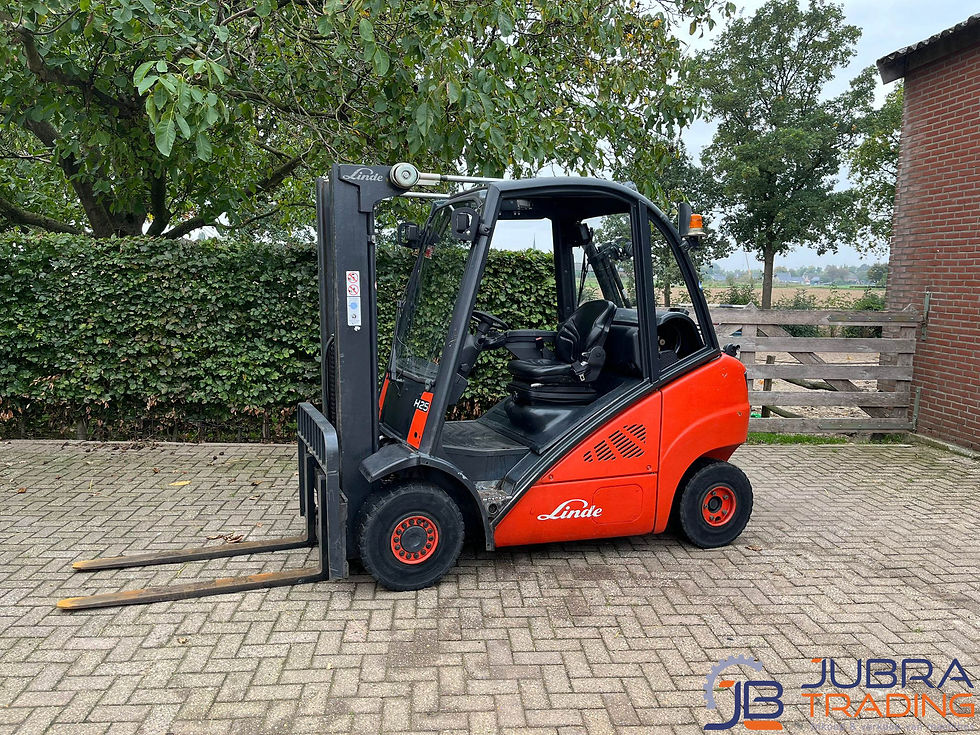 linde-h25t-01-lpg-heftruck-2012-10223u-zijaanzicht-jubra-trading.jpg