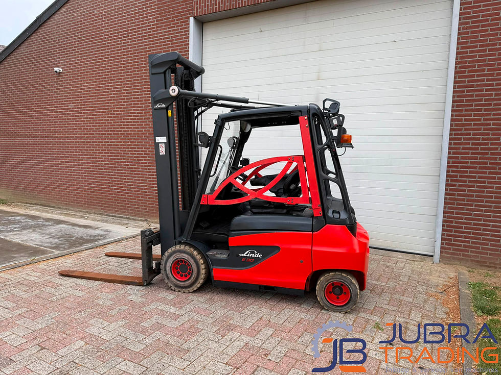 Miniaturbild: linde-e30-01-elektrische-heftruck-2017-13416u-zijaanzicht-jubra-trading.jpg