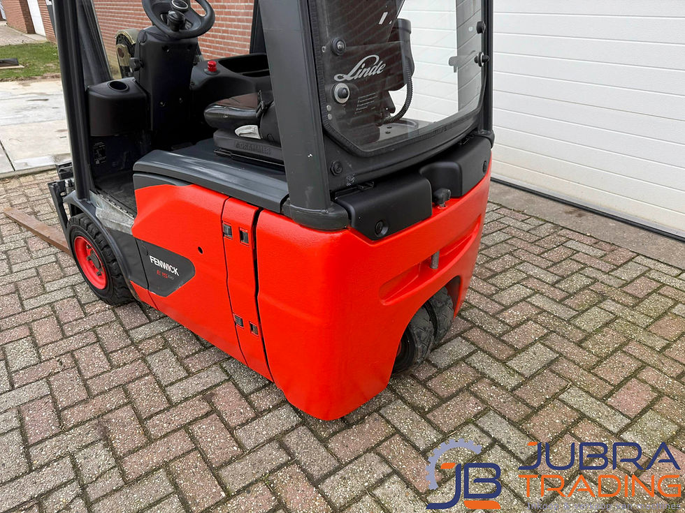 Thumbnail: linde-e15-02-elektrisch-heftruck-2015-2435u-achterzijde-jubra-trading.jpg