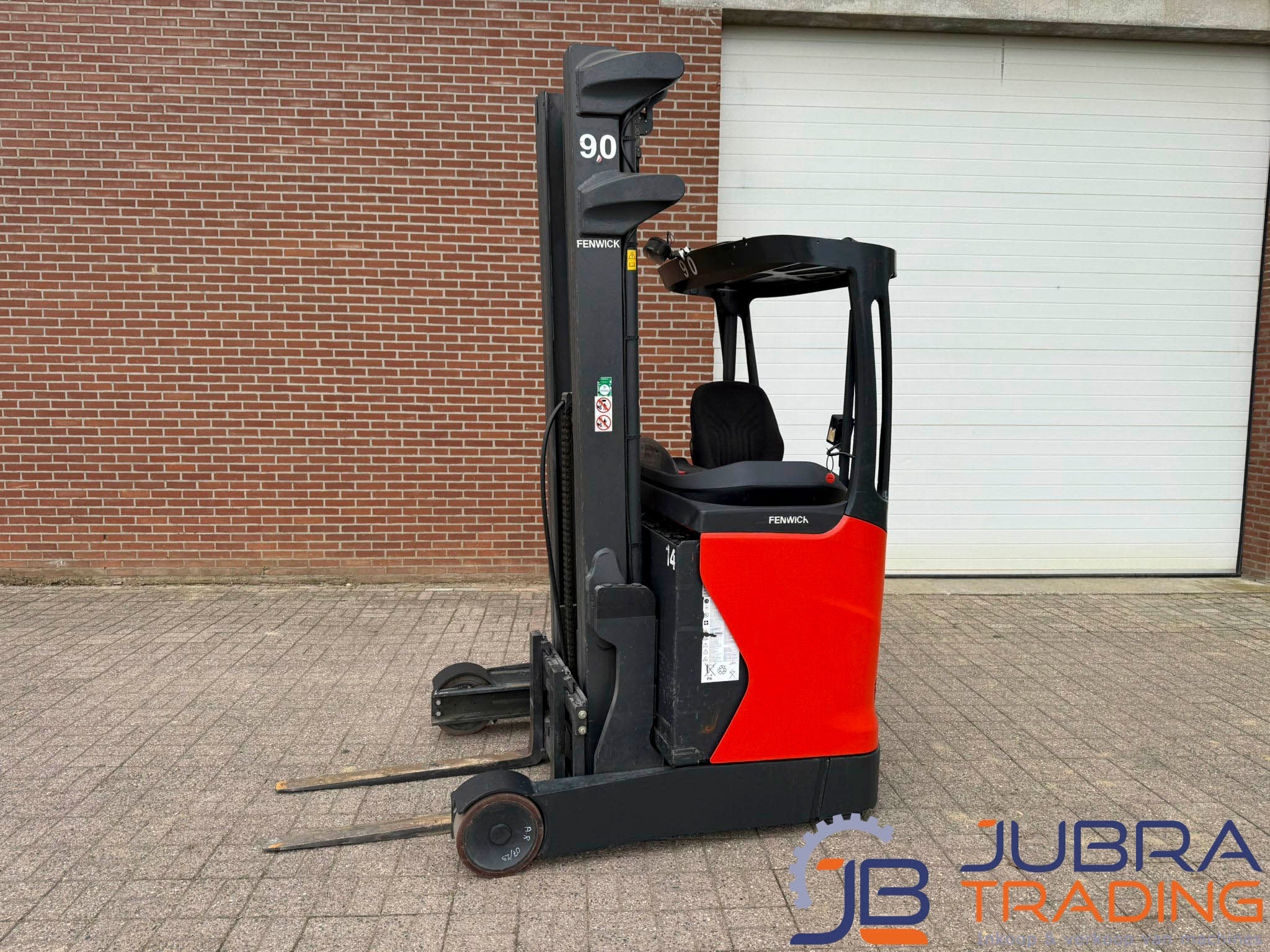 Linde R12B elektrische reachtruck uit 2016 met Triplex mast en 48V aandrijving.