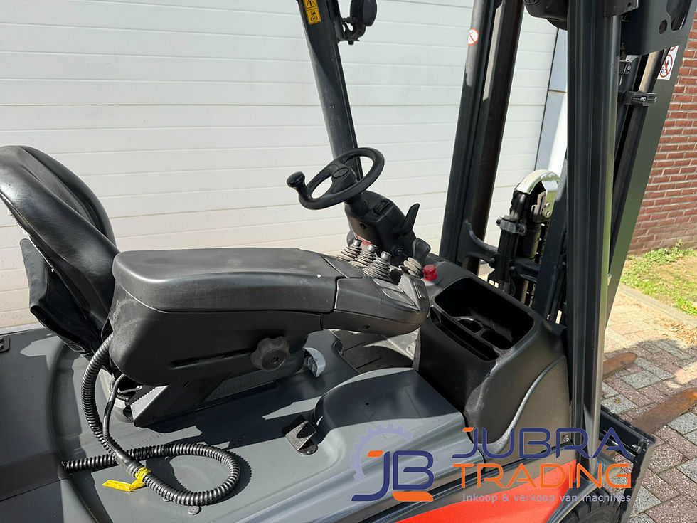 Thumbnail: Linde E16-02 elektrische heftruck bestuurdersplaats